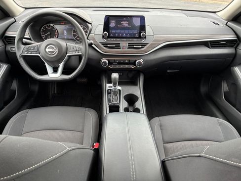 Used 2025 Nissan Altima 2.5 SV image 28