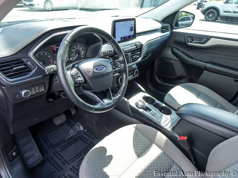 Used 2022 Ford Escape SE w/ SE Sport Appearance Package AWD/4WD image 9