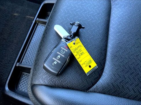 Used 2025 RAM 1500 Laramie image 14