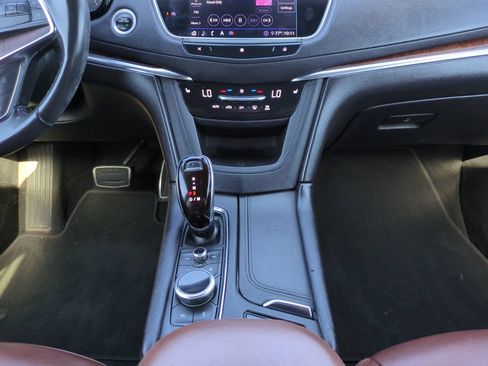 Used 2020 Cadillac XT5 Sportv w/ LPO, Floor Liner Package AWD/4WD image 18