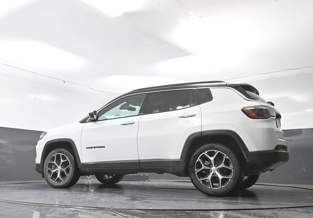 Used 2024 Jeep Compass Limited AWD/4WD image 30