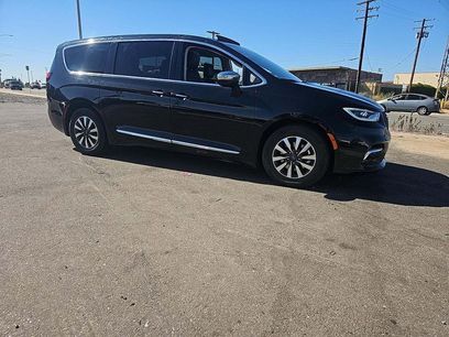 Used 2023 Chrysler Pacifica Limited