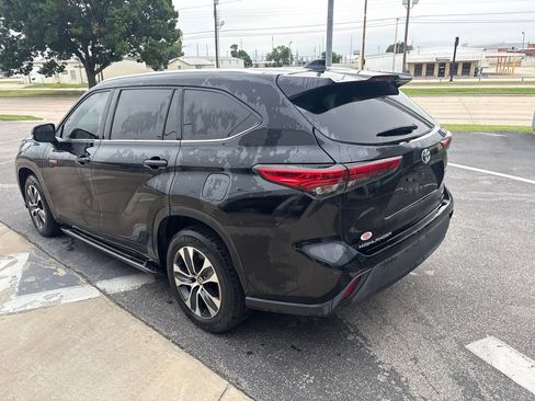 Used 2020 Toyota Highlander XLE FWD image 5