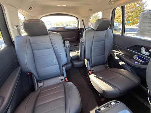 Used 2024 Mercedes-Benz GLS 580 4MATIC image 18