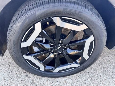 Used 2025 Kia Telluride S image 9