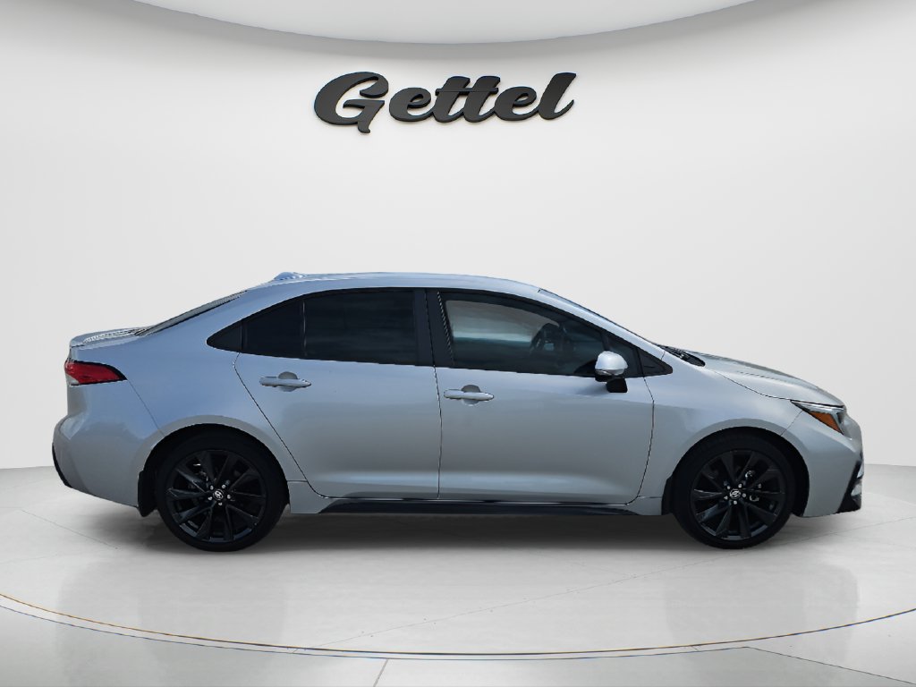 Certified 2025 Toyota Corolla SE FWD image 4