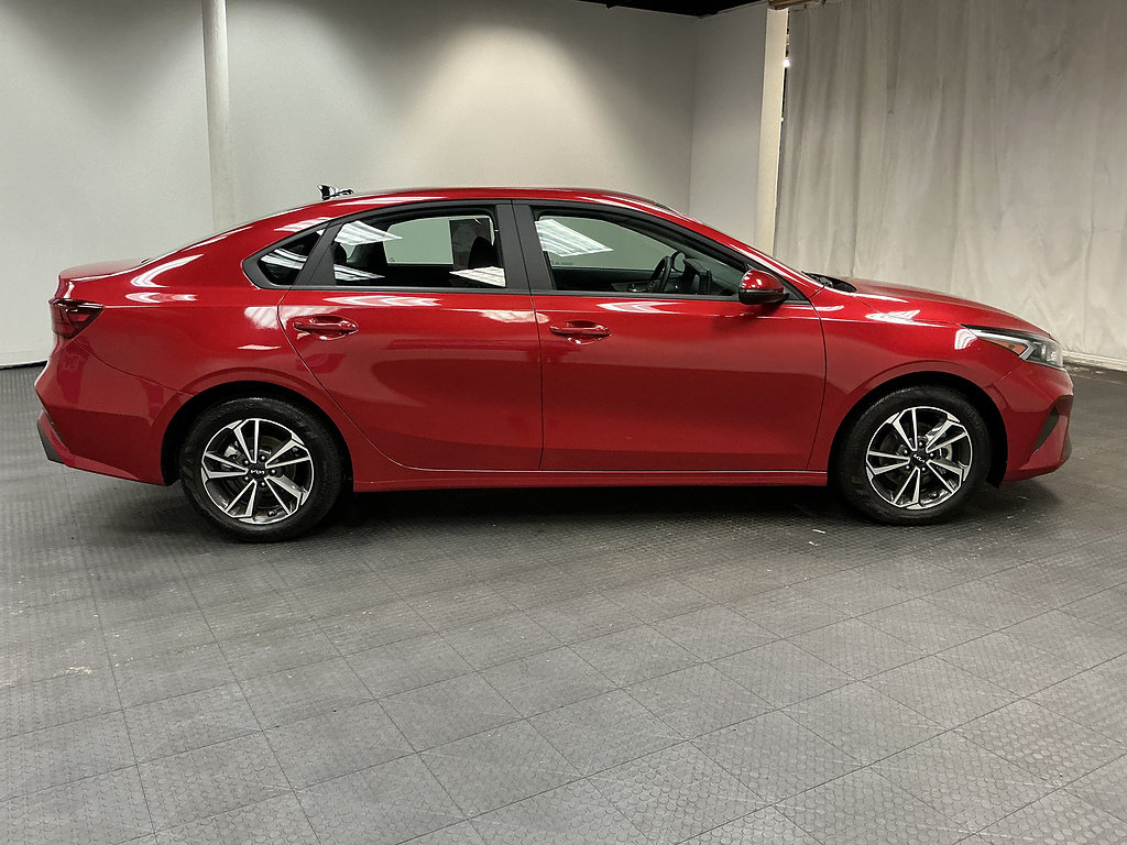 Used 2024 Kia Forte LXS w/ LXS Technology Package FWD image 6