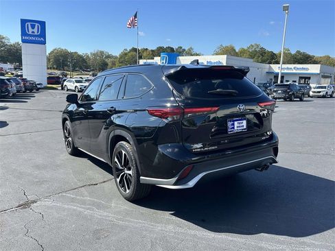 Used 2022 Toyota Highlander XSE image 25