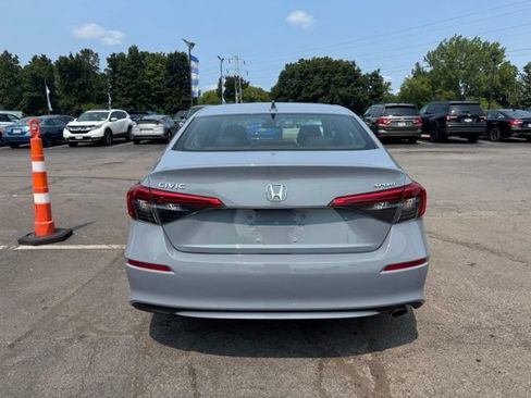 Used 2024 Honda Civic Sport image 3
