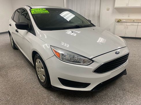 Used 2018 Ford Focus S image 3