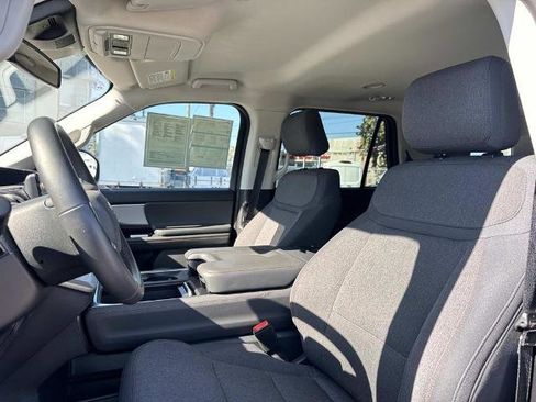 Certified 2025 Ford Expedition Active AWD/4WD image 19