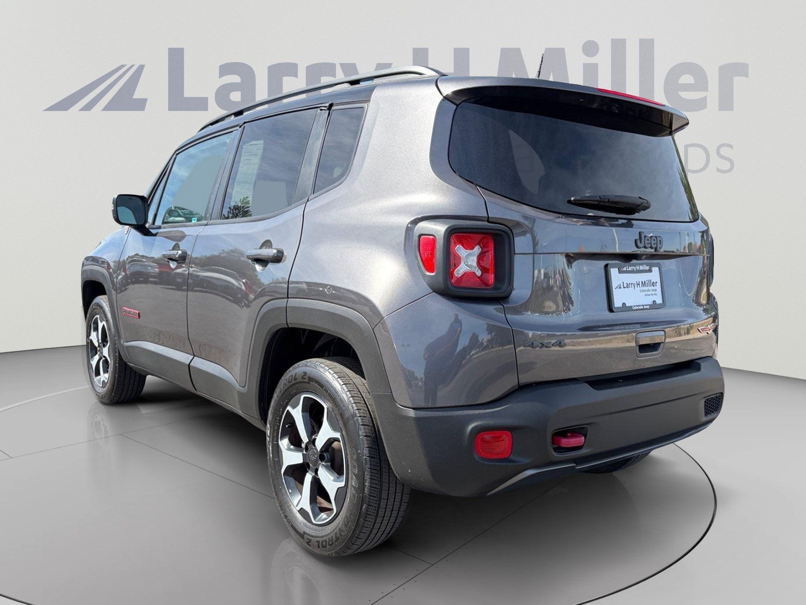 Used 2020 Jeep Renegade Trailhawk AWD/4WD image 3