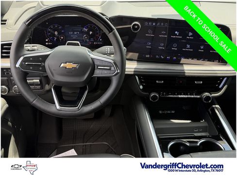 New 2026 Chevrolet Suburban Premier RWD image 11