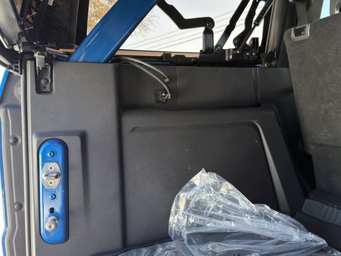 Used 2022 Ford Bronco Wildtrak image 38