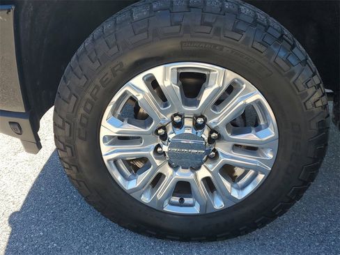 Certified 2023 GMC Sierra 2500 Denali image 9