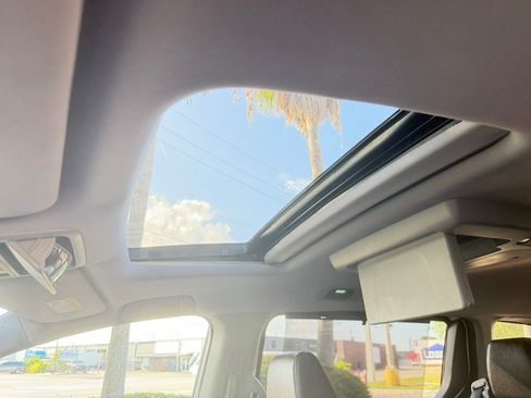 Used 2018 Honda Odyssey Touring image 16