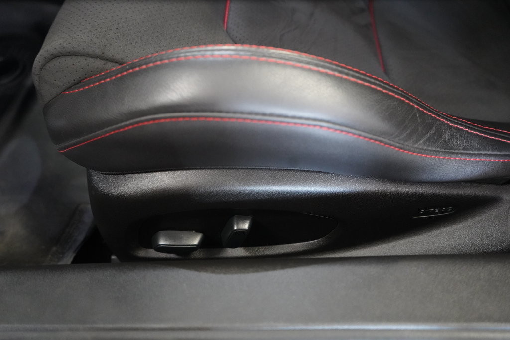 Used 2018 Chevrolet Camaro ZL1 RWD image 18