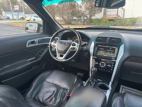 Used 2014 Ford Explorer Limited w/ Equipment Group 302A AWD/4WD image 33