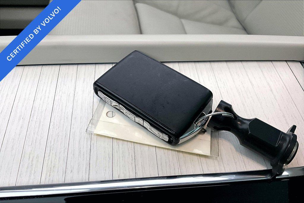 Used 2026 Volvo XC60 B5 Ultra w/ Protection Package Premier AWD/4WD image 12
