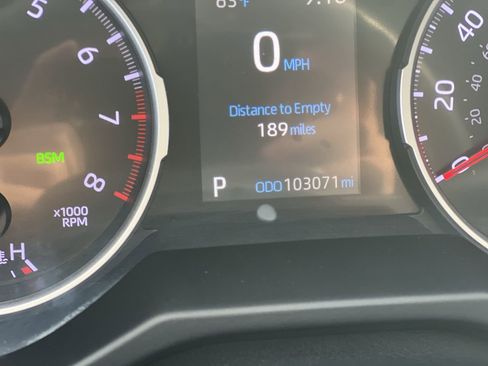 Used 2021 Toyota RAV4 XLE image 22