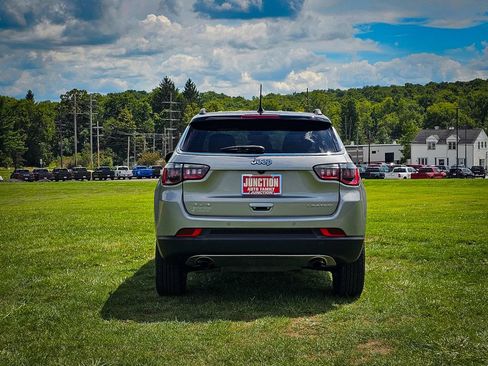 Used 2023 Jeep Compass Limited AWD/4WD image 5