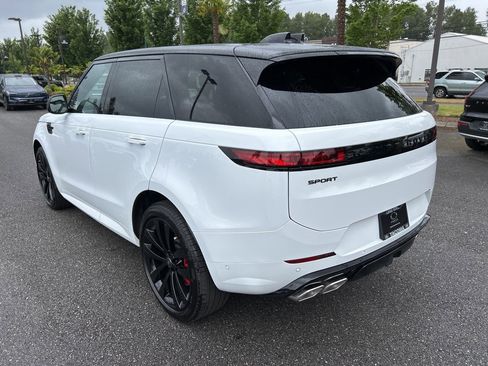 New 2025 Land Rover Range Rover Sport Dynamic SE image 3