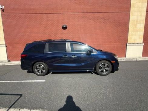 Used 2019 Honda Odyssey Touring image 2