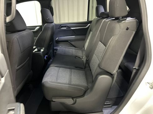 Used 2025 GMC Acadia Elevation FWD image 22