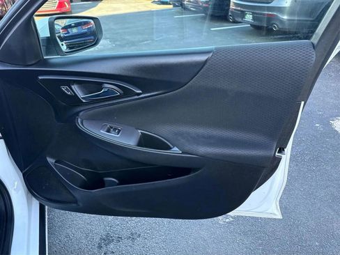 Used 2022 Chevrolet Malibu LT image 21