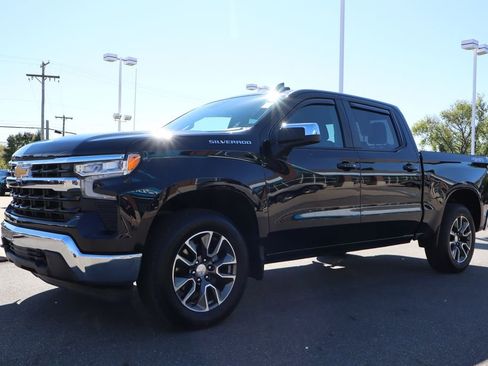 Used 2024 Chevrolet Silverado 1500 LT image 7