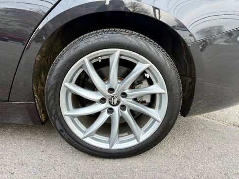 Used 2022 Alfa Romeo Giulia Ti image 12