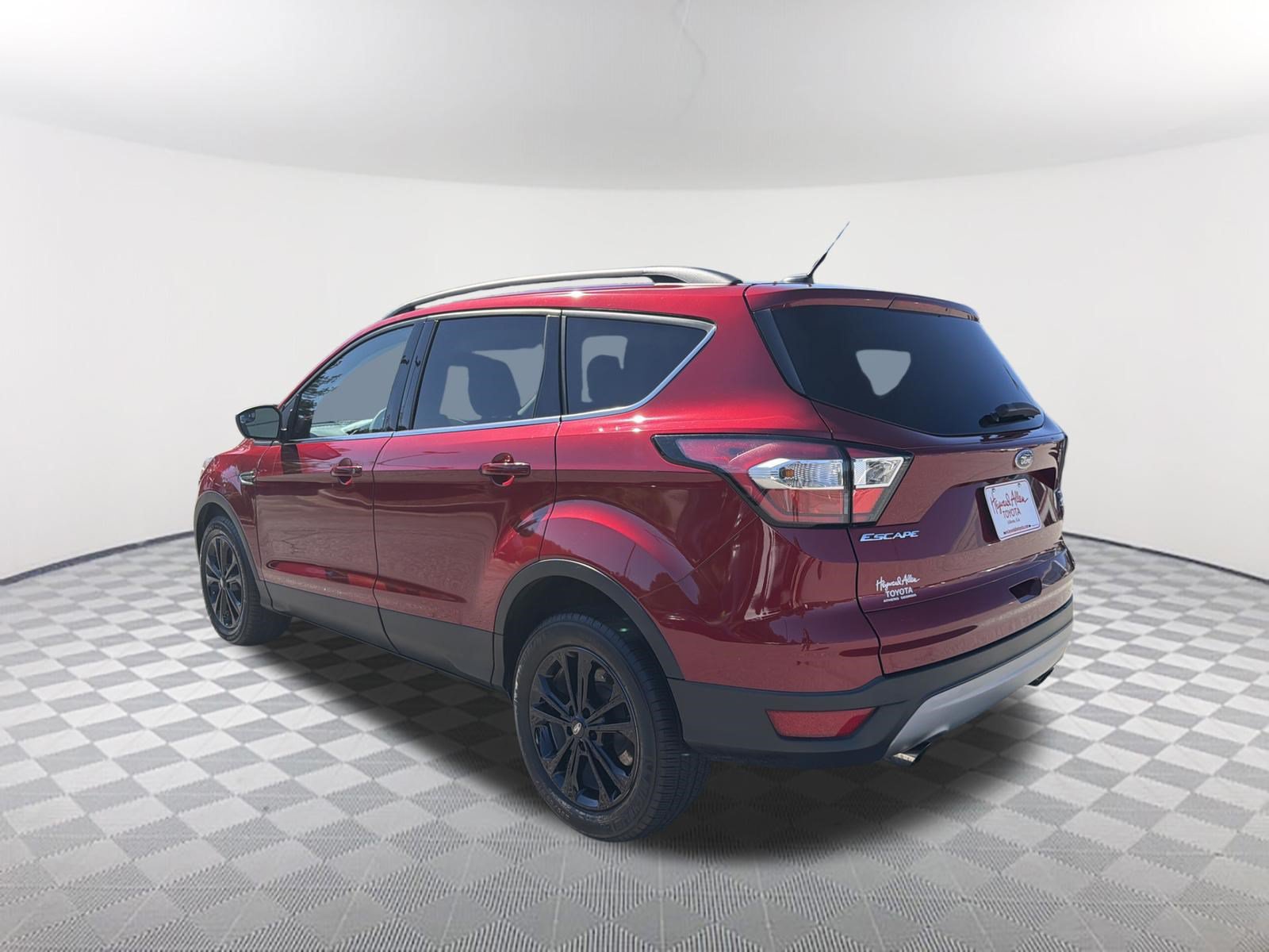 Used 2018 Ford Escape SE FWD image 15