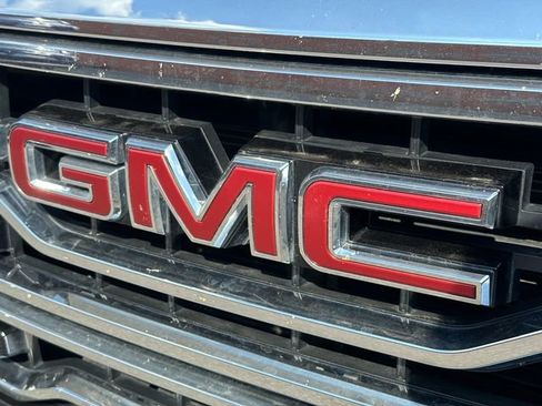 Used 2025 GMC Sierra 1500 SLT AWD/4WD image 9