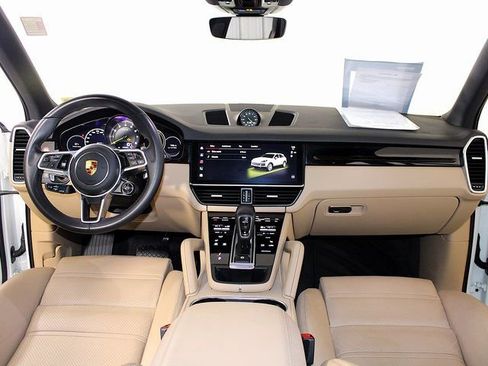 Certified 2023 Porsche Cayenne image 14