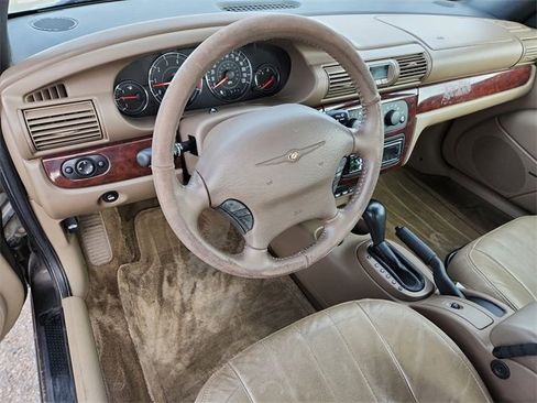 Used 2001 Chrysler Sebring LXi image 10