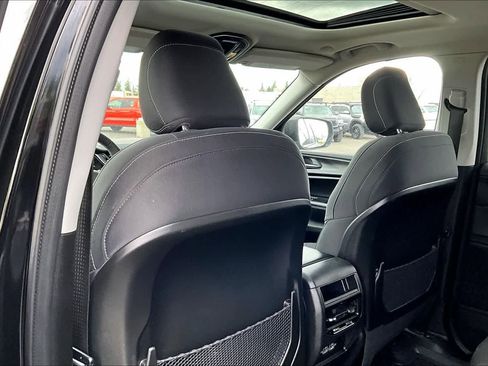 Used 2023 Jeep Grand Cherokee Laredo X AWD/4WD image 12