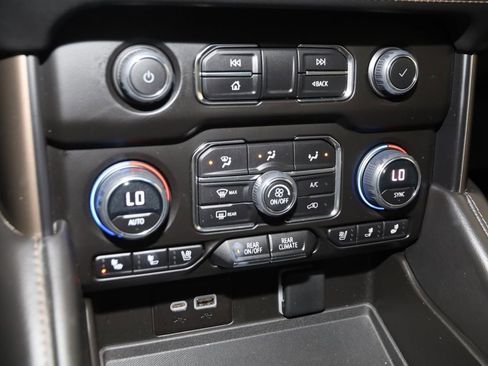 Used 2023 Chevrolet Tahoe High Country w/ Premium Package 2 image 32