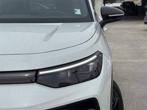 New 2026 Volkswagen Tiguan SE R-Line image 5