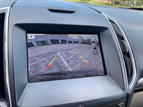 Used 2019 Ford Edge Titanium AWD/4WD image 14