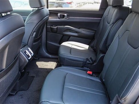 New 2025 Kia Sorento EX image 18