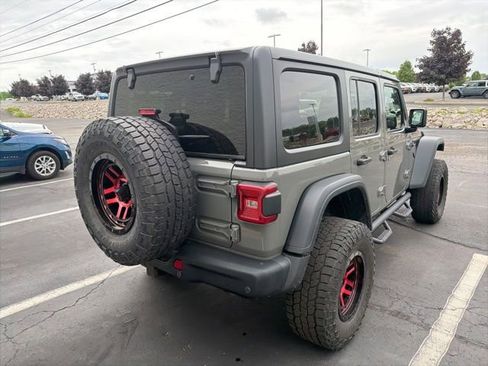 Used 2019 Jeep Wrangler Unlimited Rubicon AWD/4WD image 4