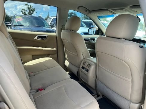 Used 2014 Nissan Pathfinder S FWD image 15
