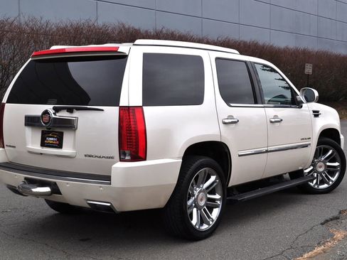 Used 2013 Cadillac Escalade Platinum image 5