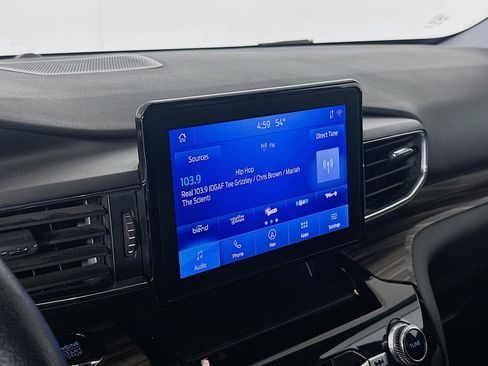 Used 2024 Ford Explorer Limited image 21