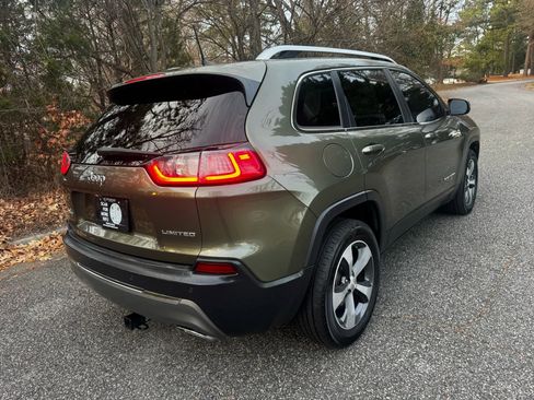 Used 2019 Jeep Cherokee Limited image 5