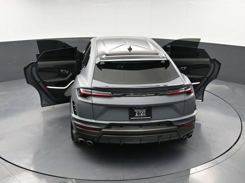 Used 2024 Lamborghini Urus Performante AWD/4WD image 40