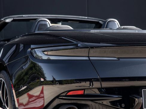 Used 2019 Aston Martin DB11 Volante RWD image 13