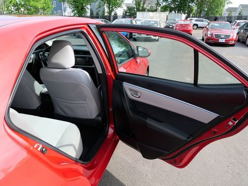 Used 2016 Toyota Corolla LE FWD image 34