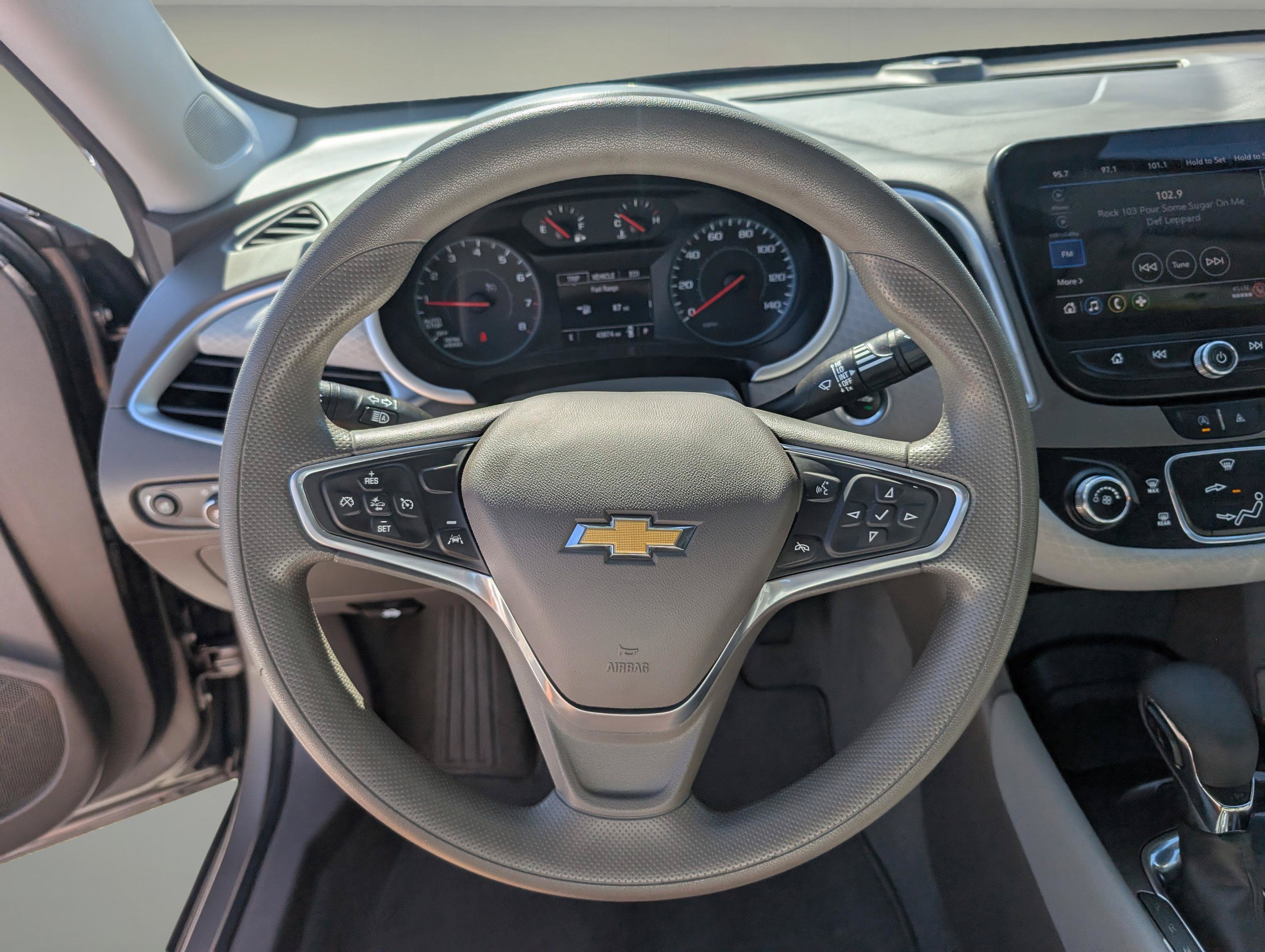 Used 2023 Chevrolet Malibu LS FWD image 16