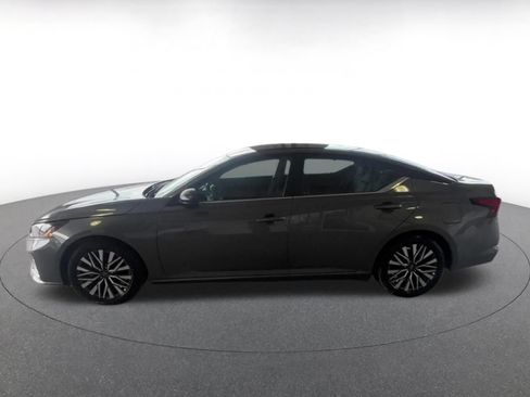 Used 2026 Nissan Altima 2.5 SV FWD image 8